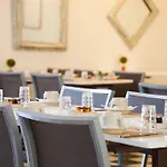 Le Petit Manoir Provence فندق