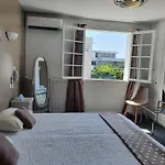 Le Petit Manoir Provence 3* Les Angles (Gard)