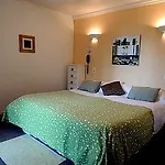 Le Petit Manoir Provence فندق