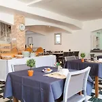 Le Petit Manoir Provence 3* Les Angles (Gard)