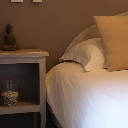Le Petit Manoir Provence Hotel 3*