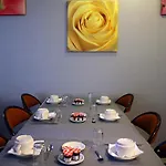 Le Petit Manoir Provence Hotel 3*