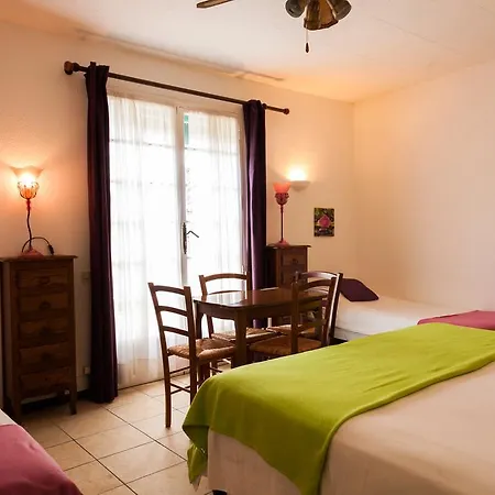 Le Petit Manoir Logis Hotel Les Angles (Gard)