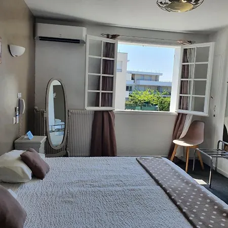 Le Petit Manoir Logis 3* Les Angles (Gard)
