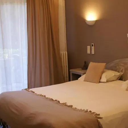Hotel Le Petit Manoir Logis