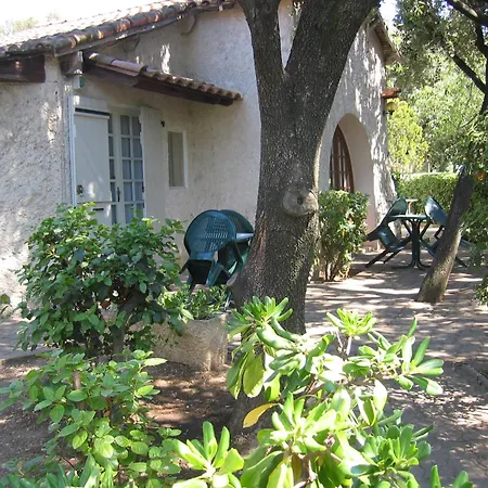 Hotel Le Petit Manoir Logis 3*