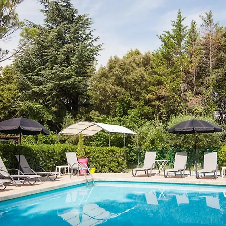 Le Petit Manoir Logis Hotel Les Angles (Gard)
