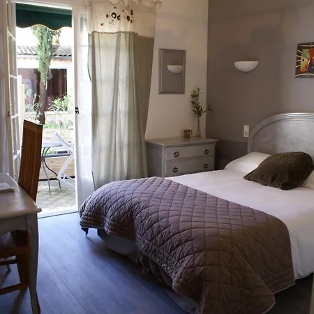 Le Petit Manoir Logis Les Angles (Gard)