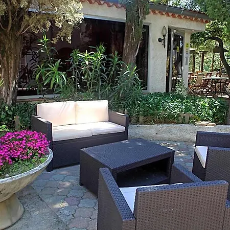 Le Petit Manoir Provence 3* Les Angles (Gard)