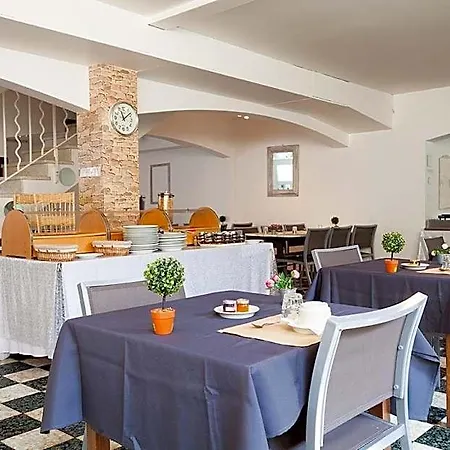 Le Petit Manoir Provence 3*