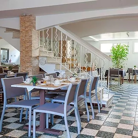 Hotel Le Petit Manoir Provence