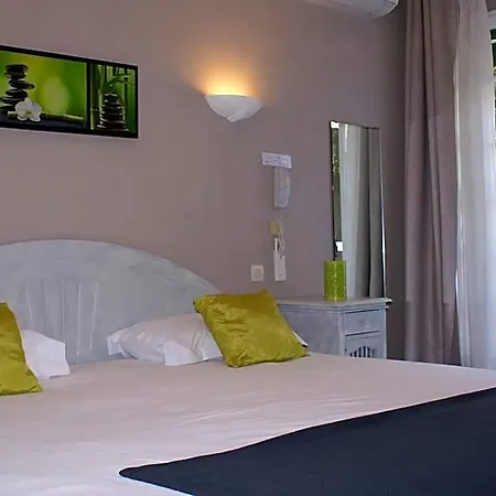 Le Petit Manoir Provence Hotel