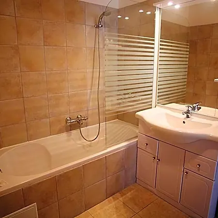 Le Petit Manoir Provence Hotel 3*