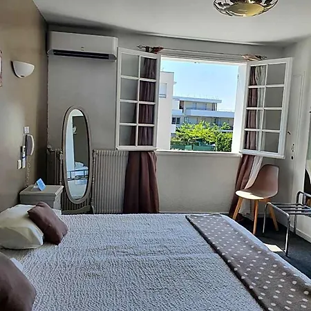 Le Petit Manoir Provence Hotel Les Angles (Gard)
