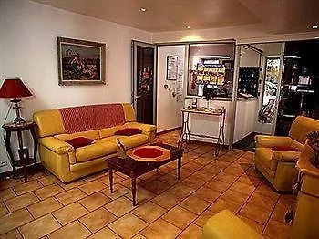 Hotel Le Petit Manoir Logis Les Angles (Gard)
