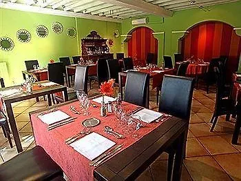Hotel Le Petit Manoir Logis 3*