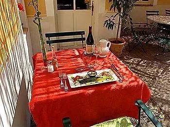 Le Petit Manoir Logis 3* Les Angles (Gard)