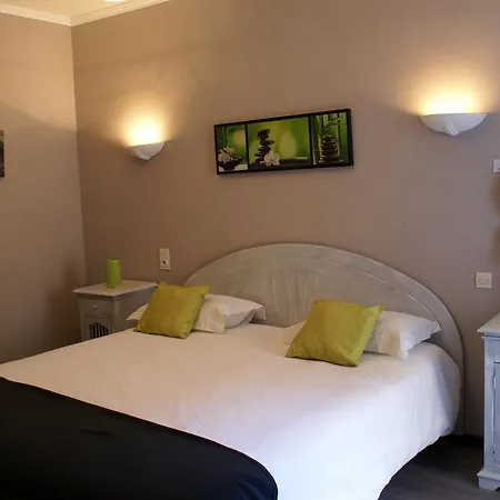 Le Petit Manoir Logis Hotel Les Angles (Gard)