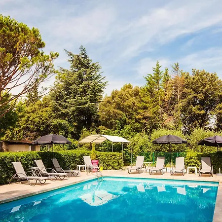 Le Petit Manoir Logis Les Angles (Gard)