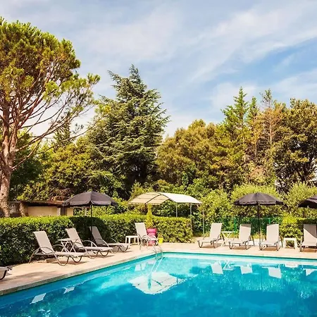 Le Petit Manoir Logis Les Angles (Gard)